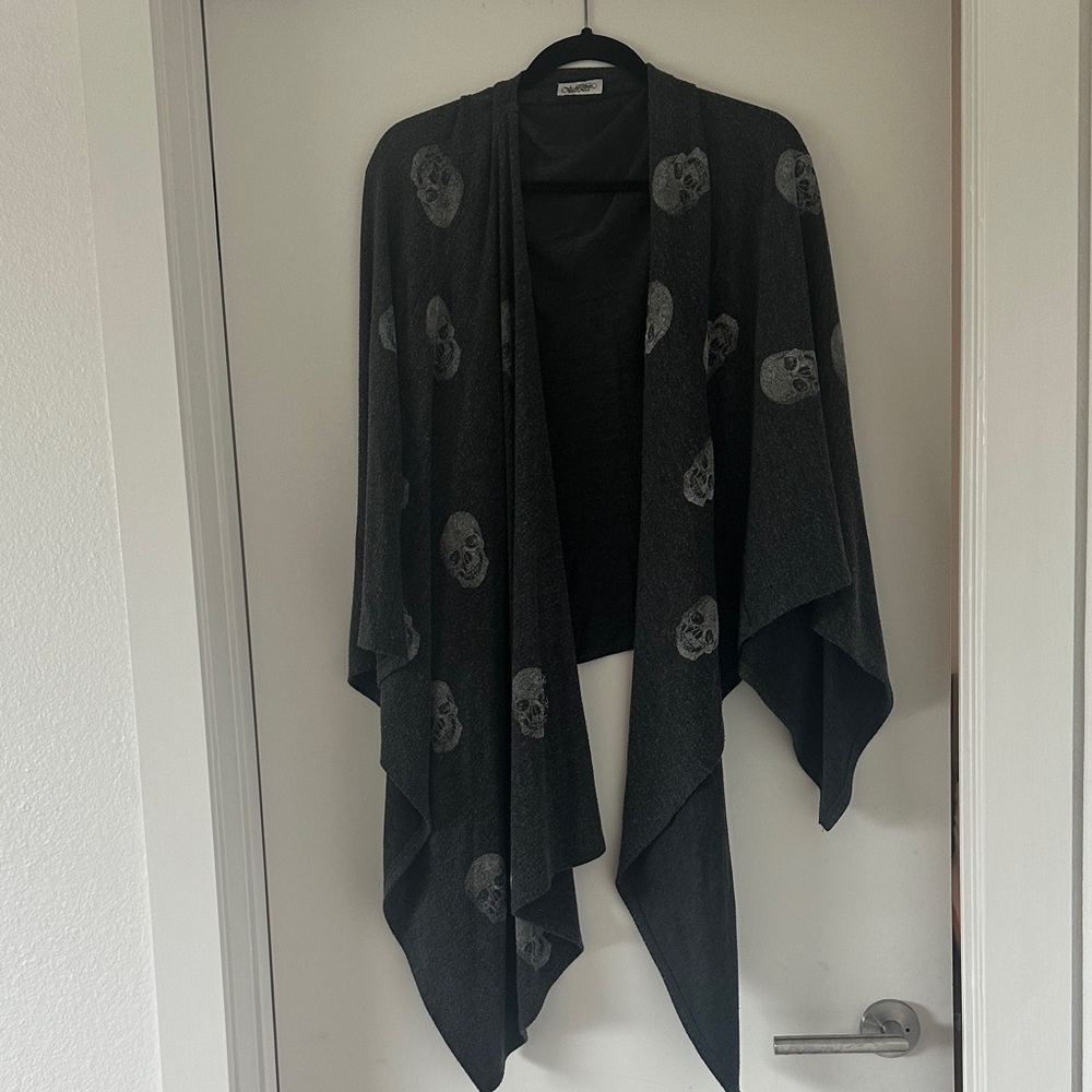 Lauren Moshi Skull Print Black Shawl Poncho Wrap, O/S
